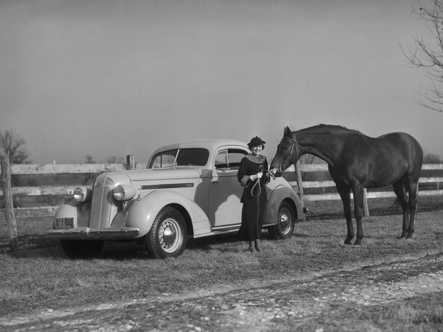  Pontiac Eight Improved Series 605 Coupe 1935 года  (фото 1 из 1)